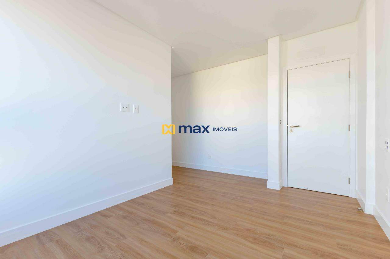Apartamento à venda no Praia Brava: Suíte 1