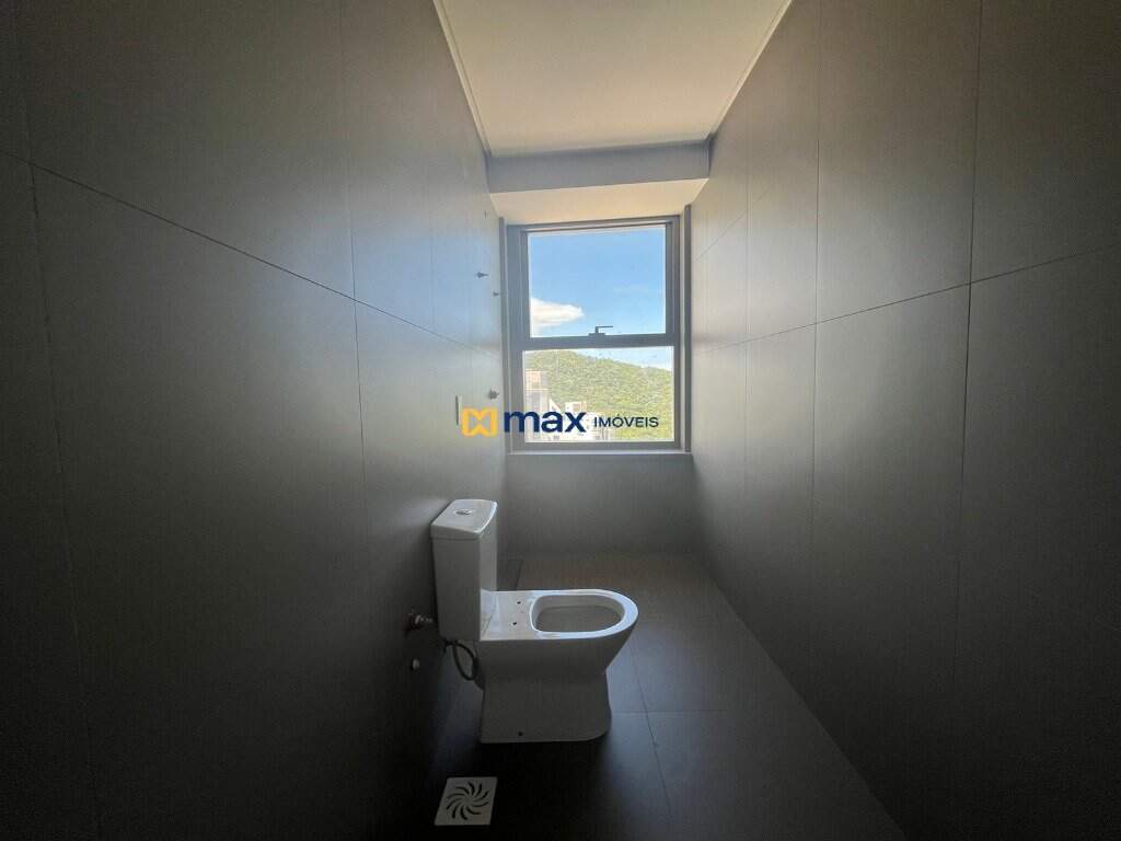 Apartamento à venda no Centro: BANHEIRO SUÍTE 02