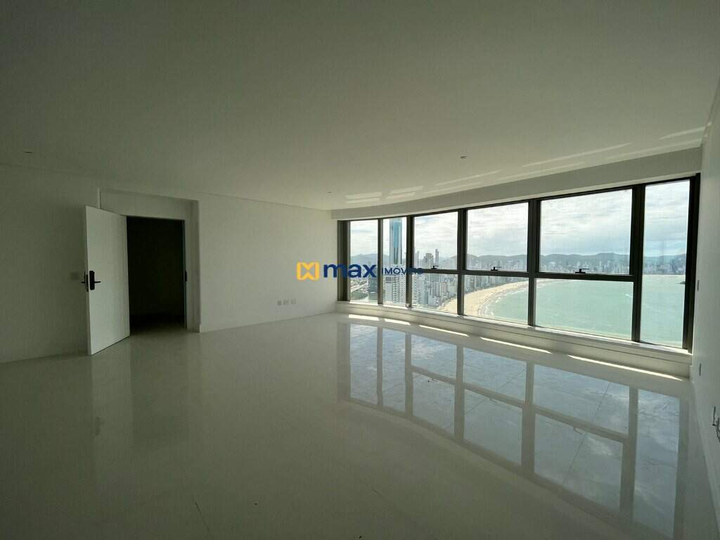 Apartamento à venda no Centro: LIVING