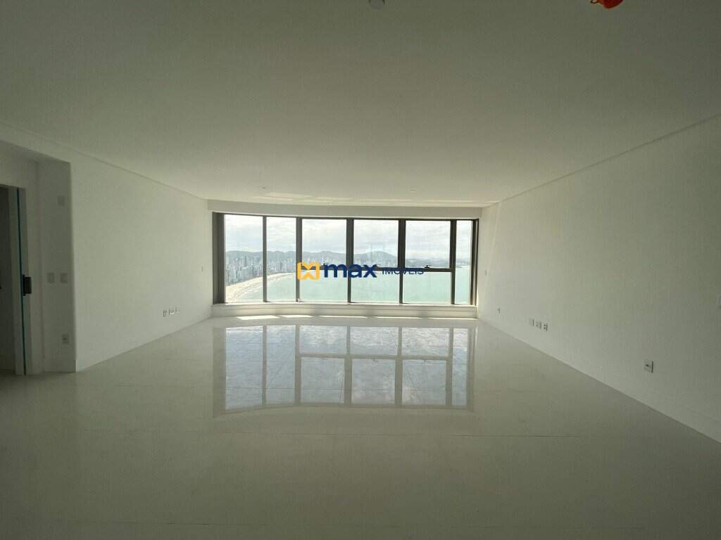 Apartamento à venda no Centro: LIVING