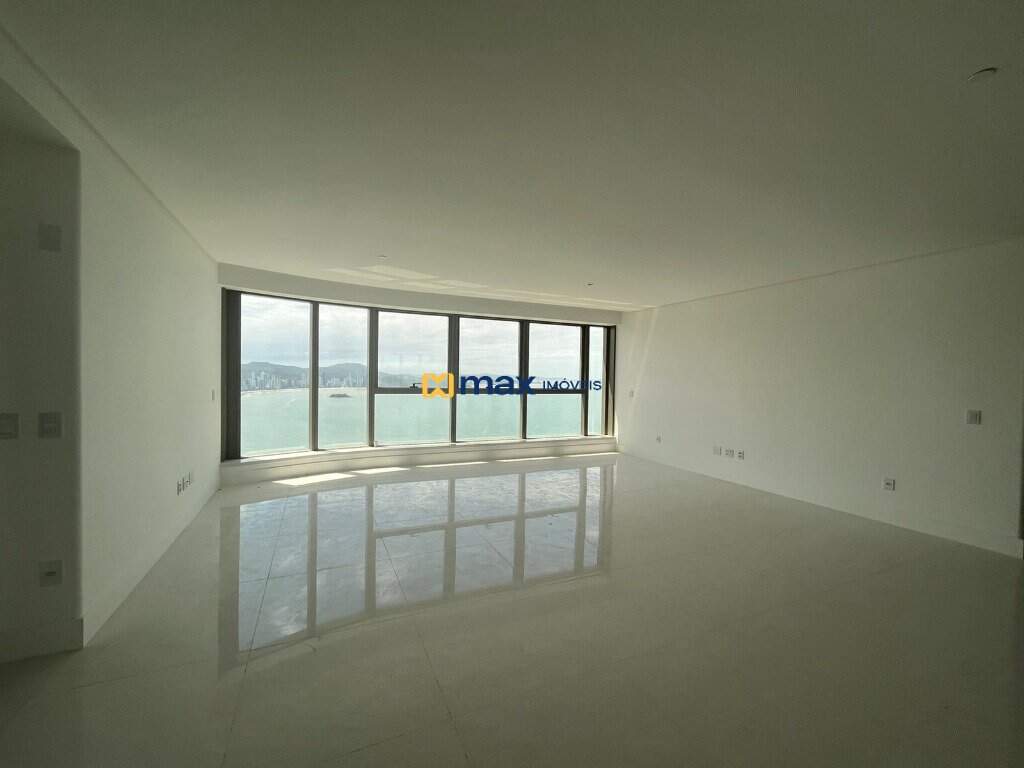 Apartamento à venda no Centro: LIVING