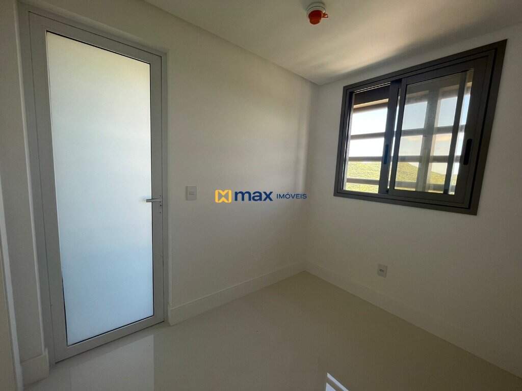 Apartamento à venda no Centro: DEPENDENCIA DE EMPREGADA