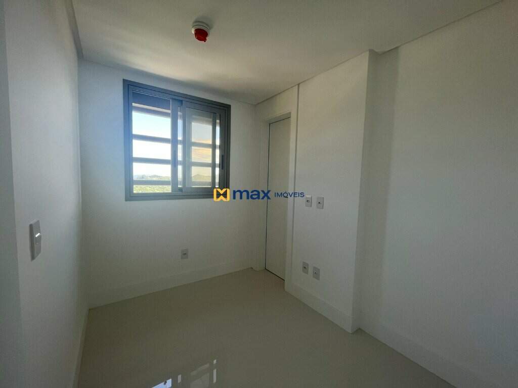 Apartamento à venda no Centro: DEPENDENCIA DE EMPREGADA
