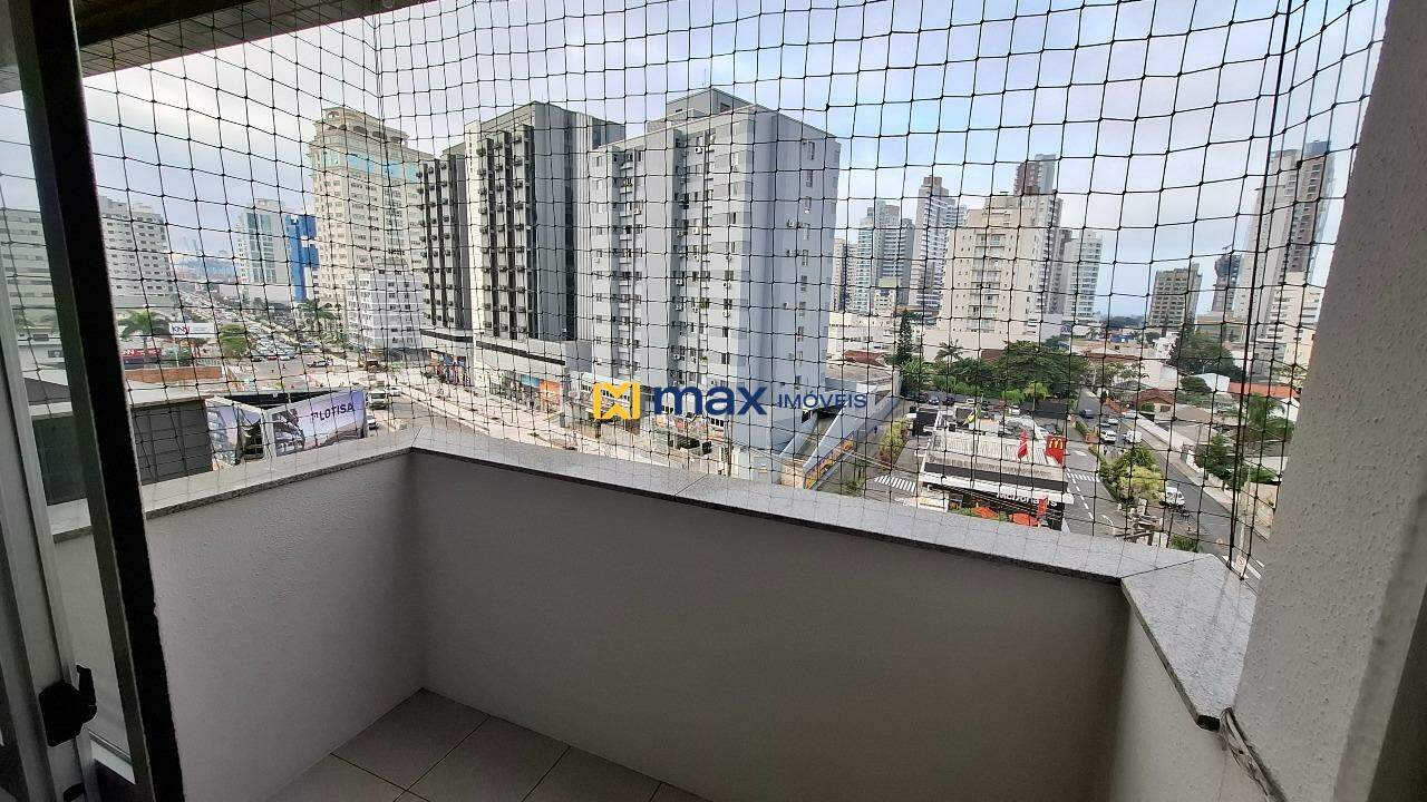 Apartamento para aluguel no Centro: Sacada