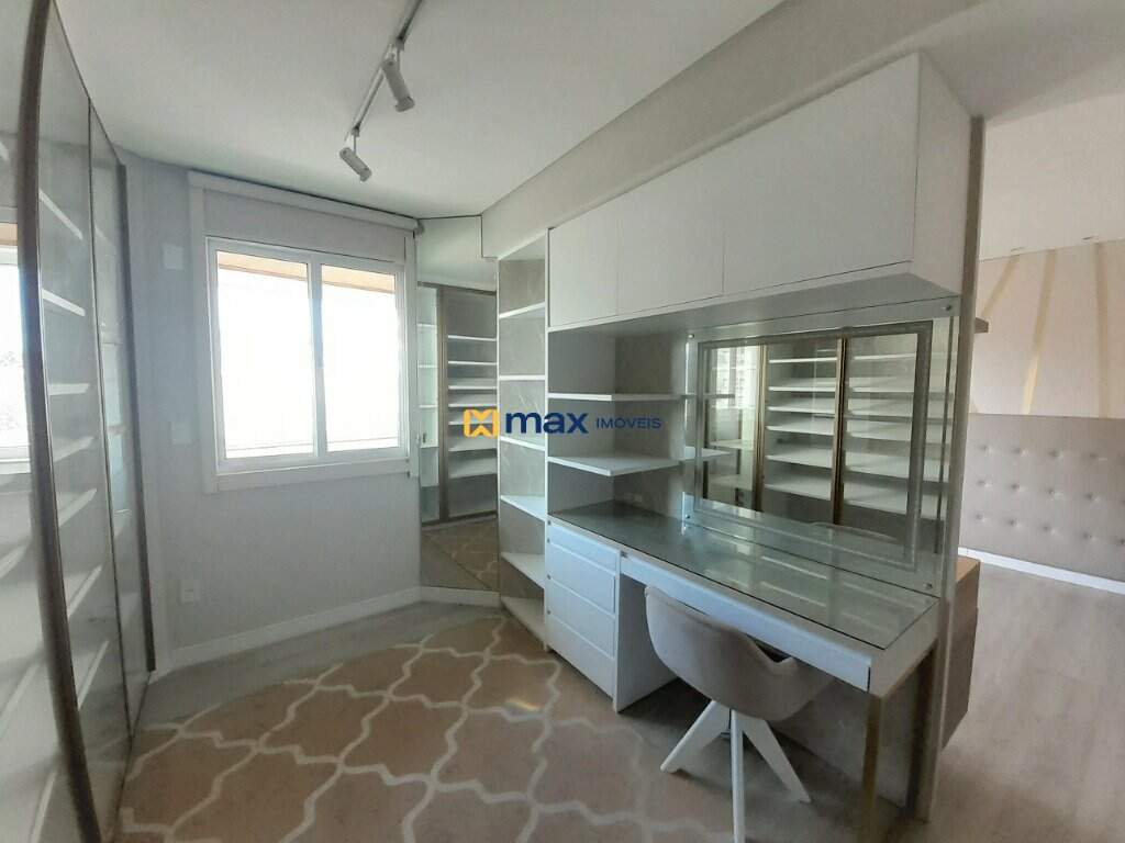 Apartamento à venda no Fazenda: Closet 01