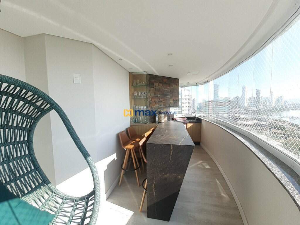 Apartamento à venda no Fazenda: Sacada com Churrasqueira