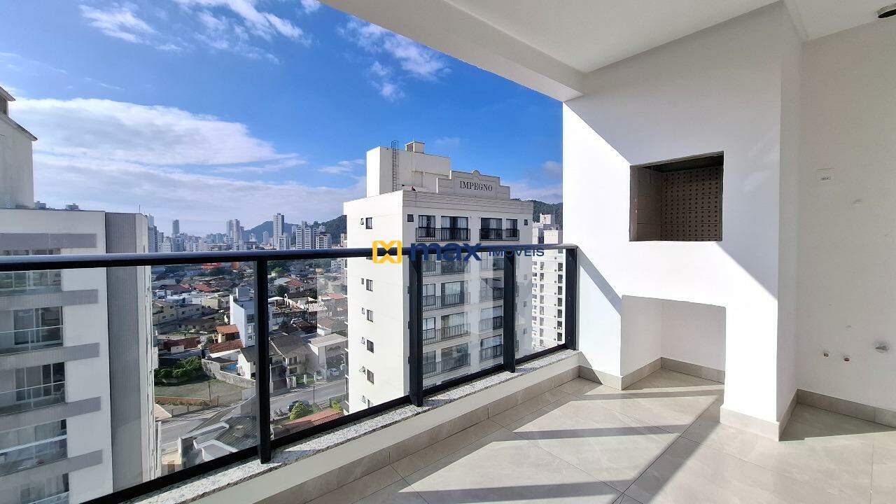 Apartamento à venda no Vila Operária: Sacada com churrasqueira