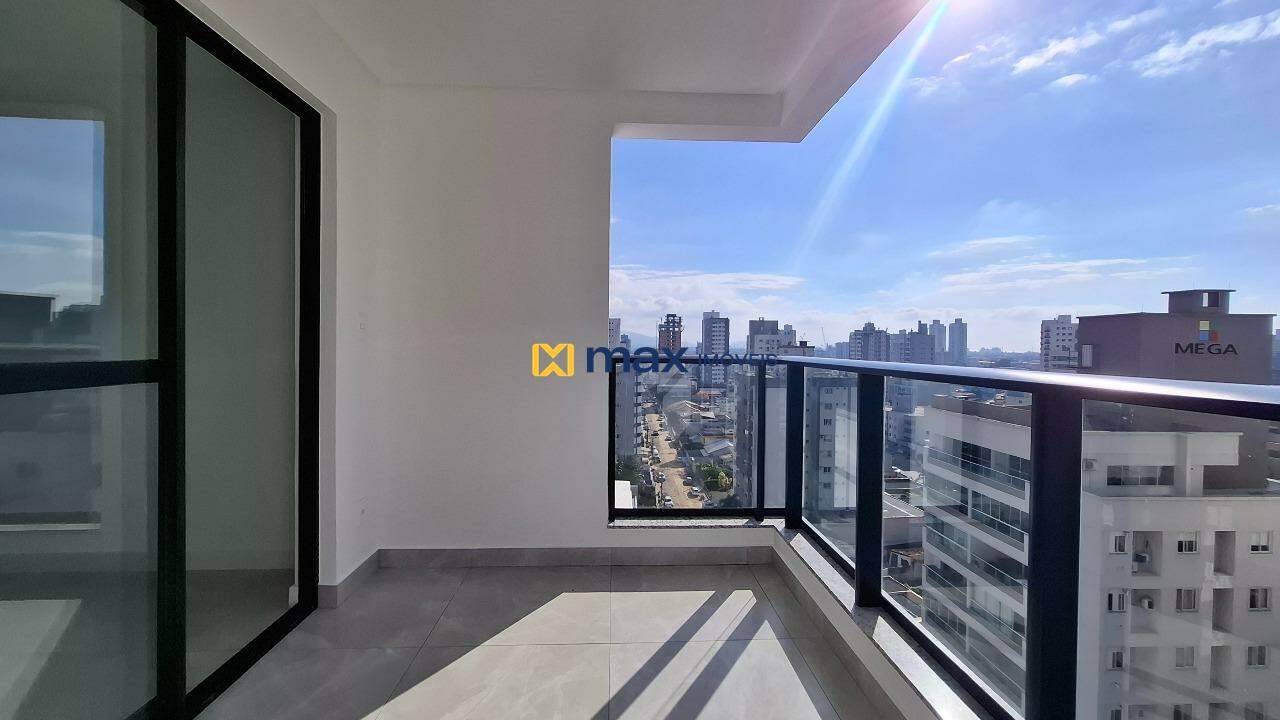 Apartamento à venda no Vila Operária: Sacada com churrasqueira