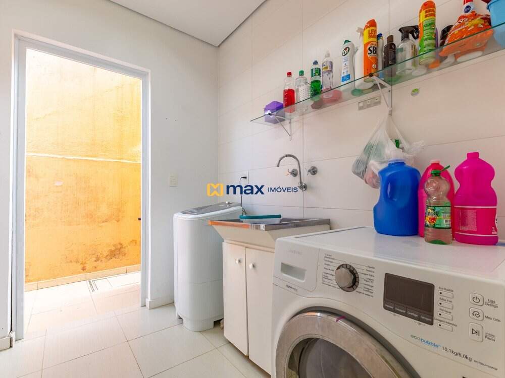Casa à venda no Praia dos Amores: Área de serviço