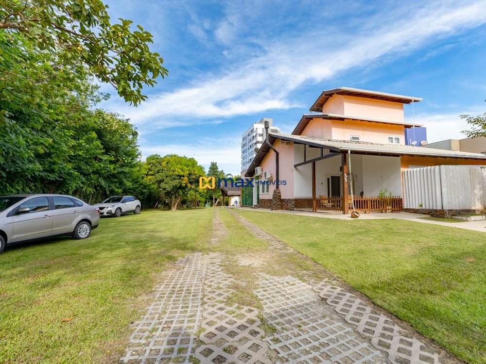 Casa à venda no Praia dos Amores: Entrada