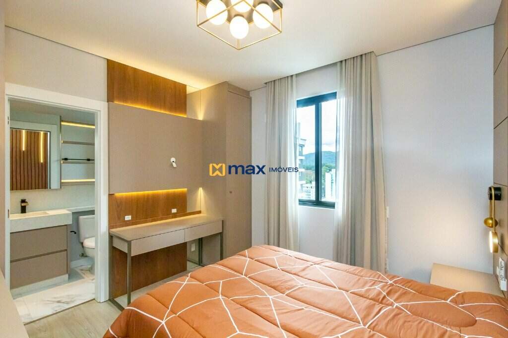 Apartamento à venda no Pioneiros: 