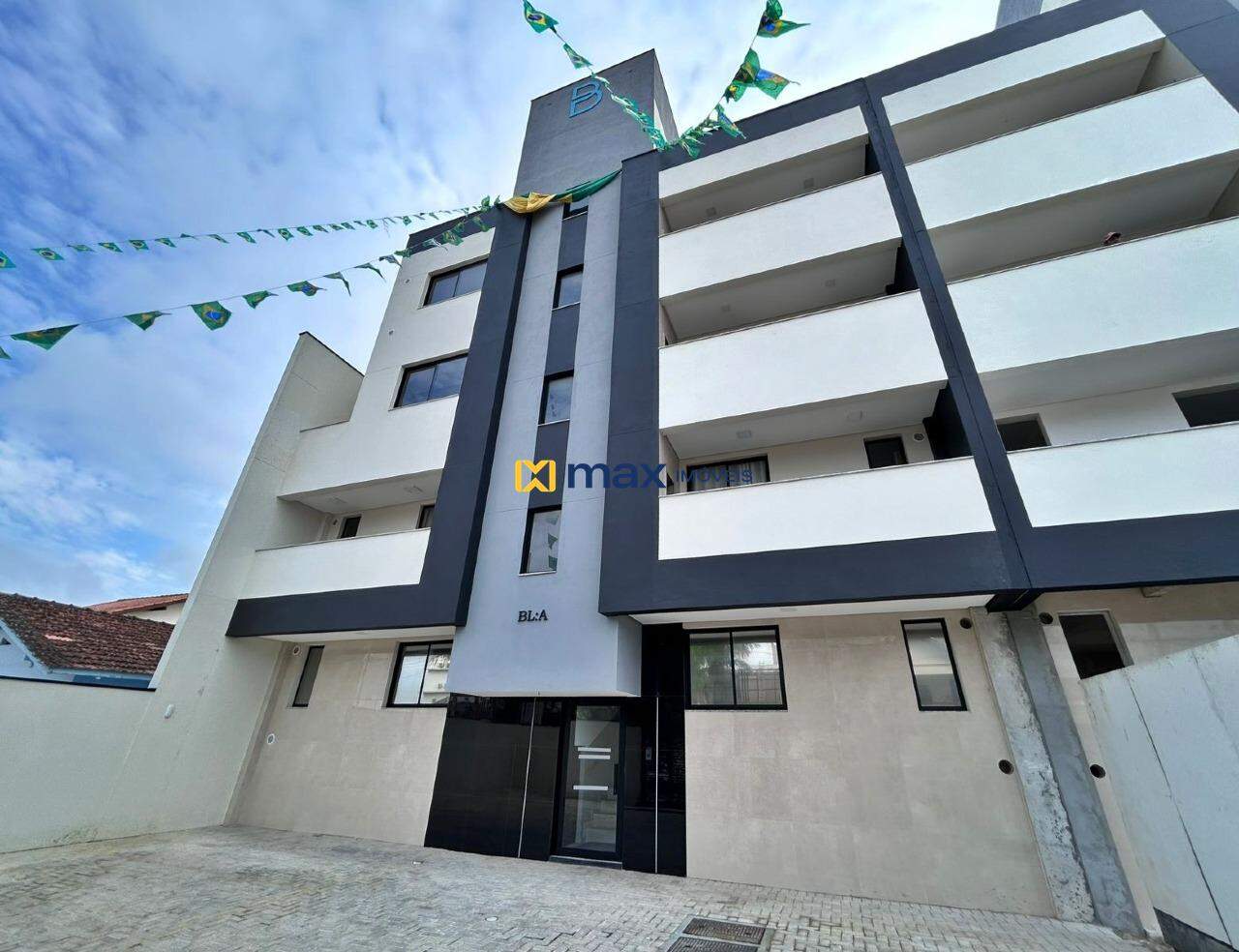 Apartamento à venda no Meia Praia: 