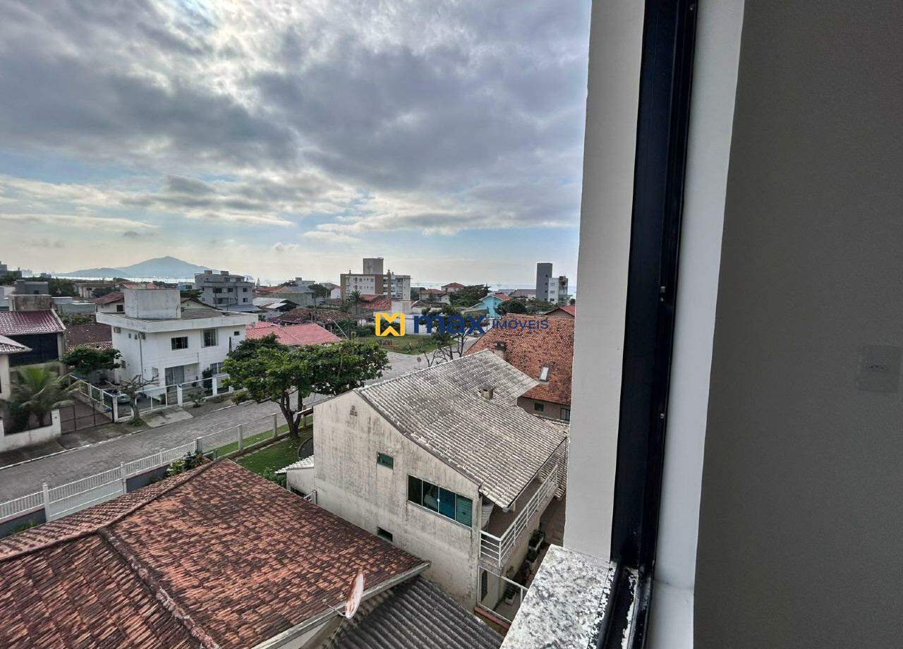 Apartamento à venda no Meia Praia: