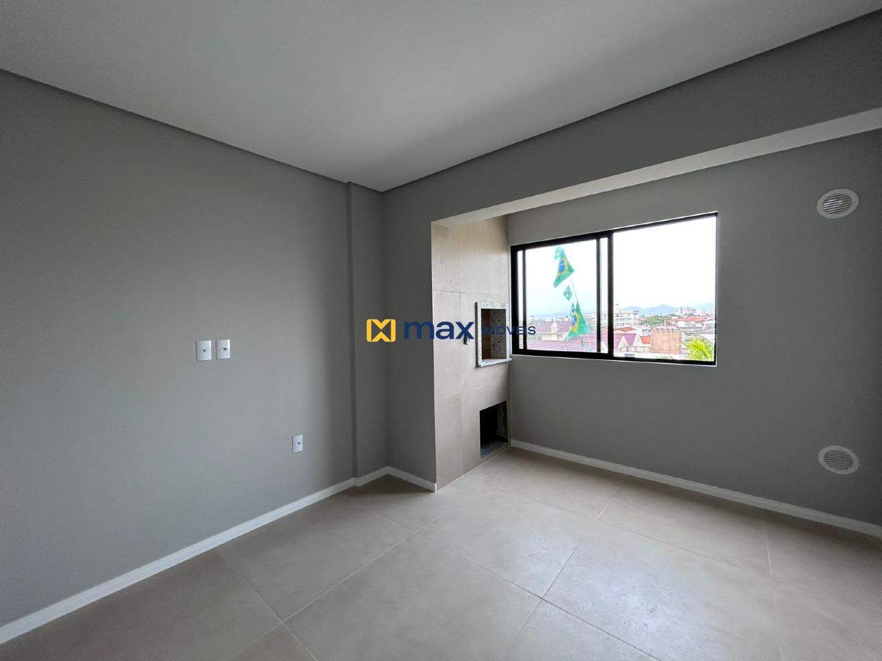 Apartamento à venda no Meia Praia: