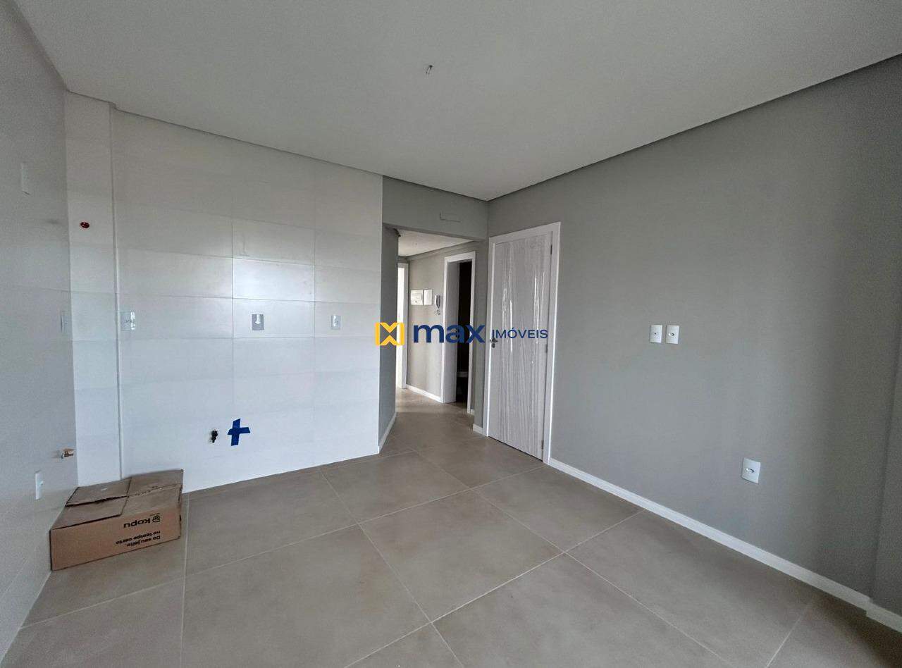 Apartamento à venda no Meia Praia: