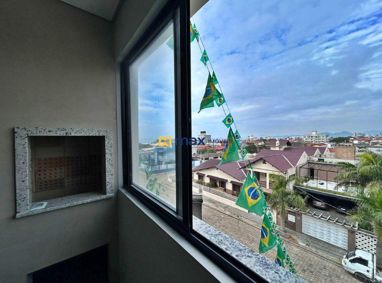 Apartamento à venda no Meia Praia:
