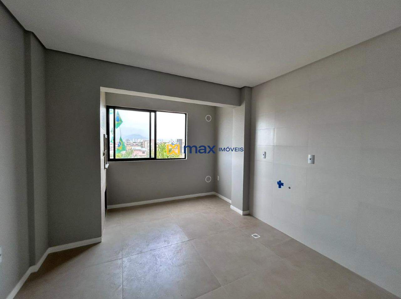 Apartamento à venda no Meia Praia: