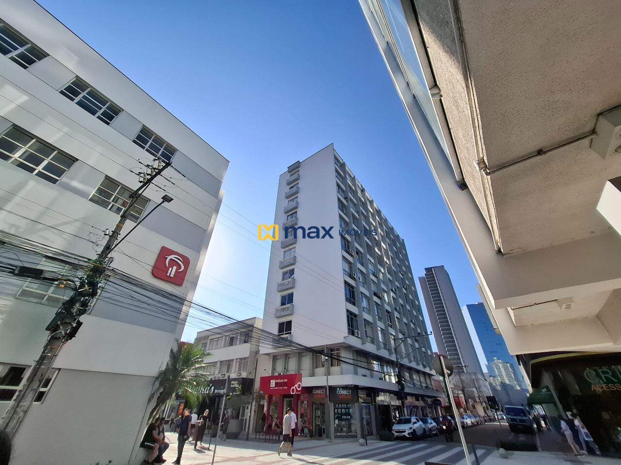 Sala à venda no Centro: Fachada