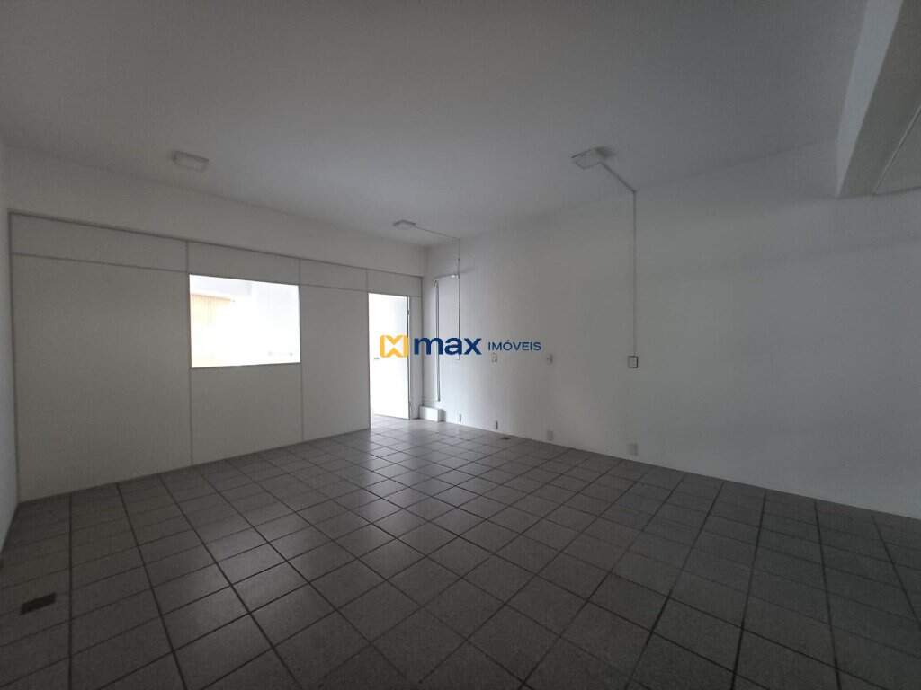 Sala à venda no Centro: 