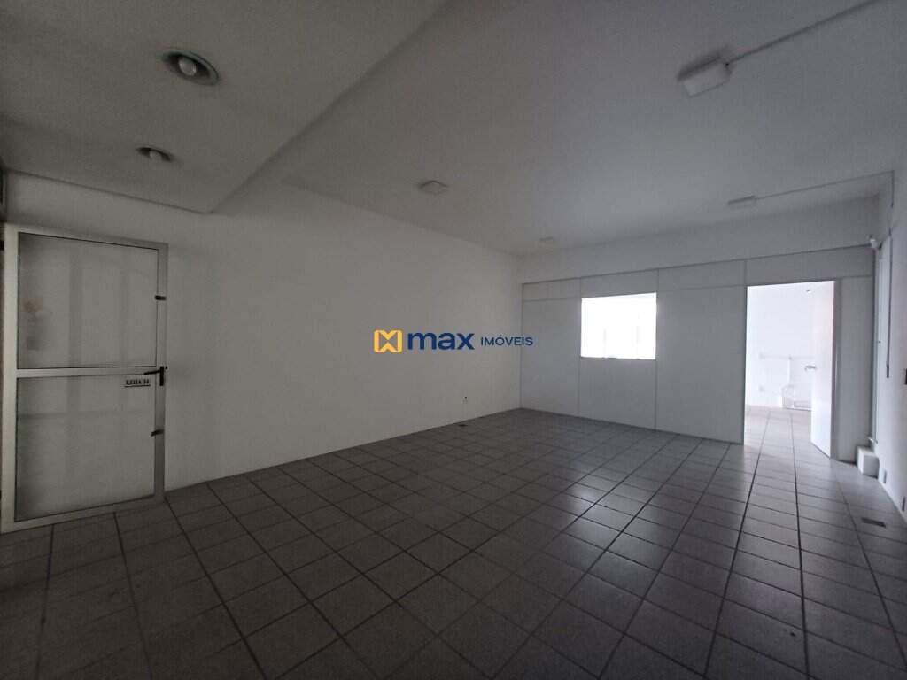 Sala à venda no Centro: 