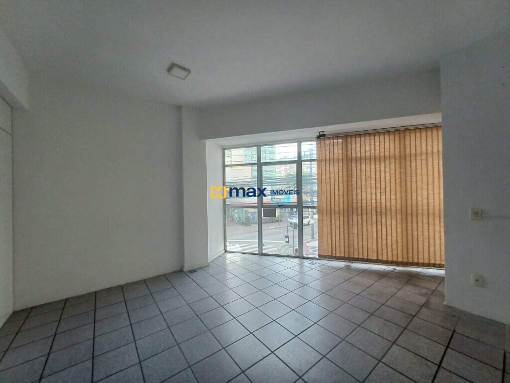 Sala à venda no Centro: 