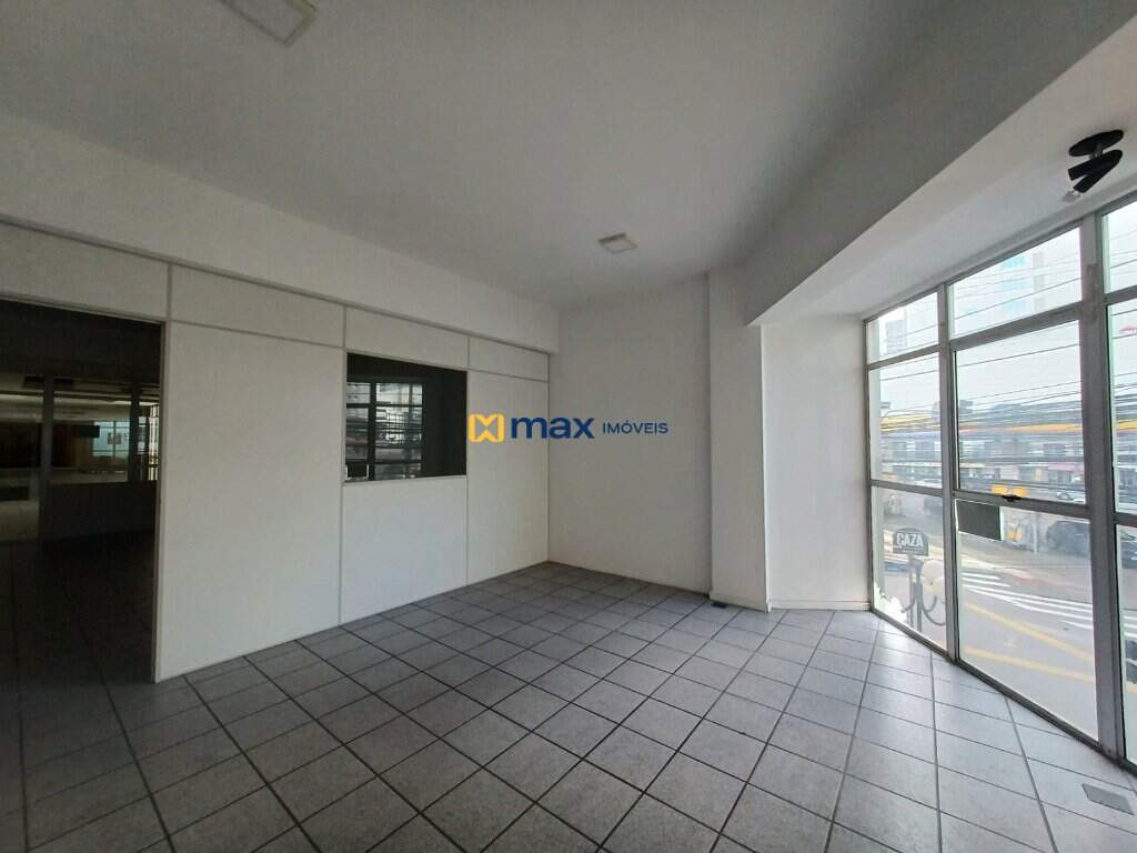 Sala à venda no Centro: 