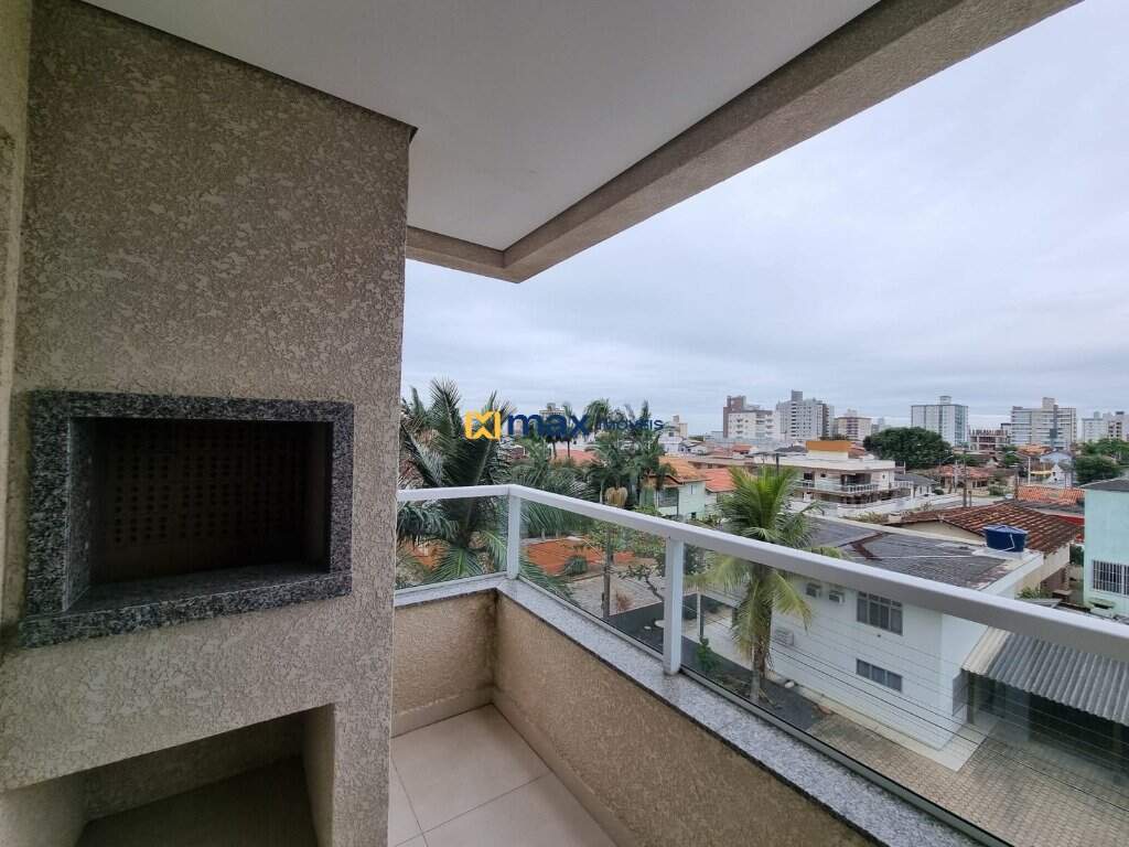 Apartamento à venda no Gravatá: Sacada com churrasqueira