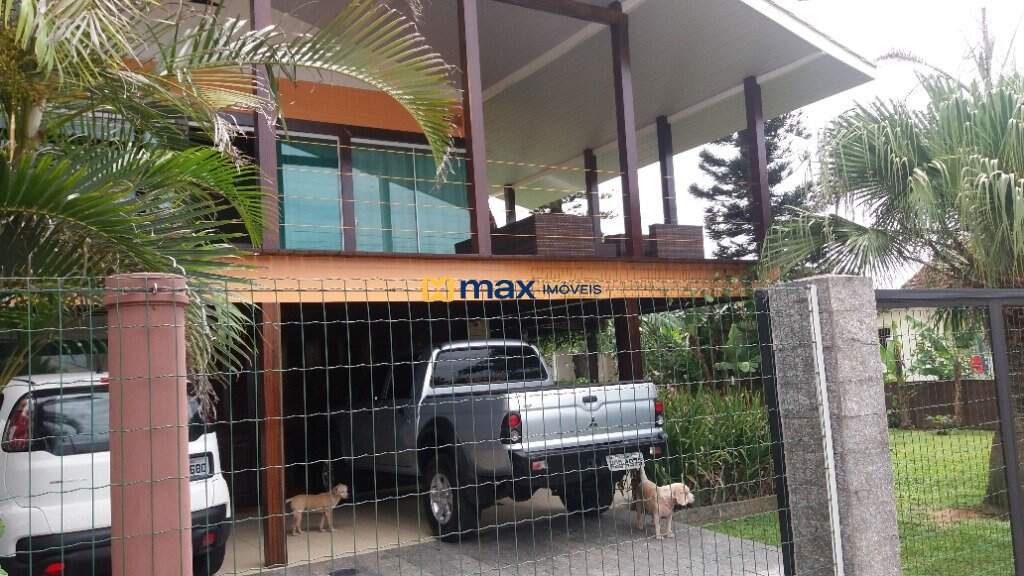Casa à venda no Centro: 