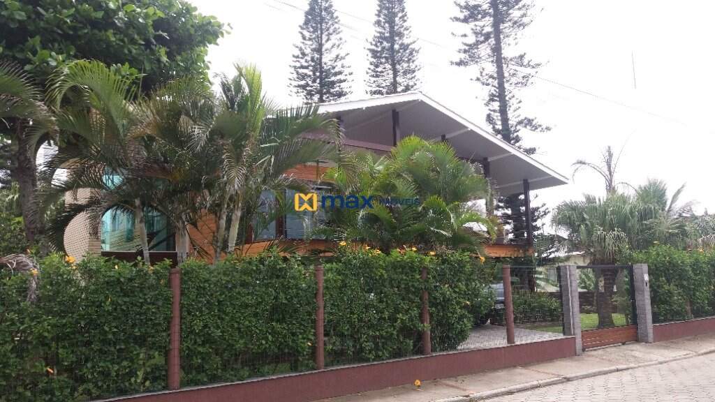 Casa à venda no Centro: 