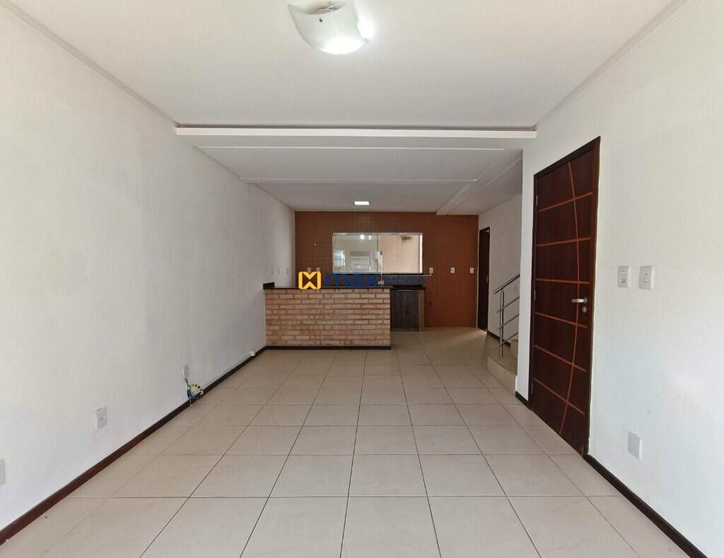 Casa à venda no Várzea do Ranchinho: sala de estar e jantar