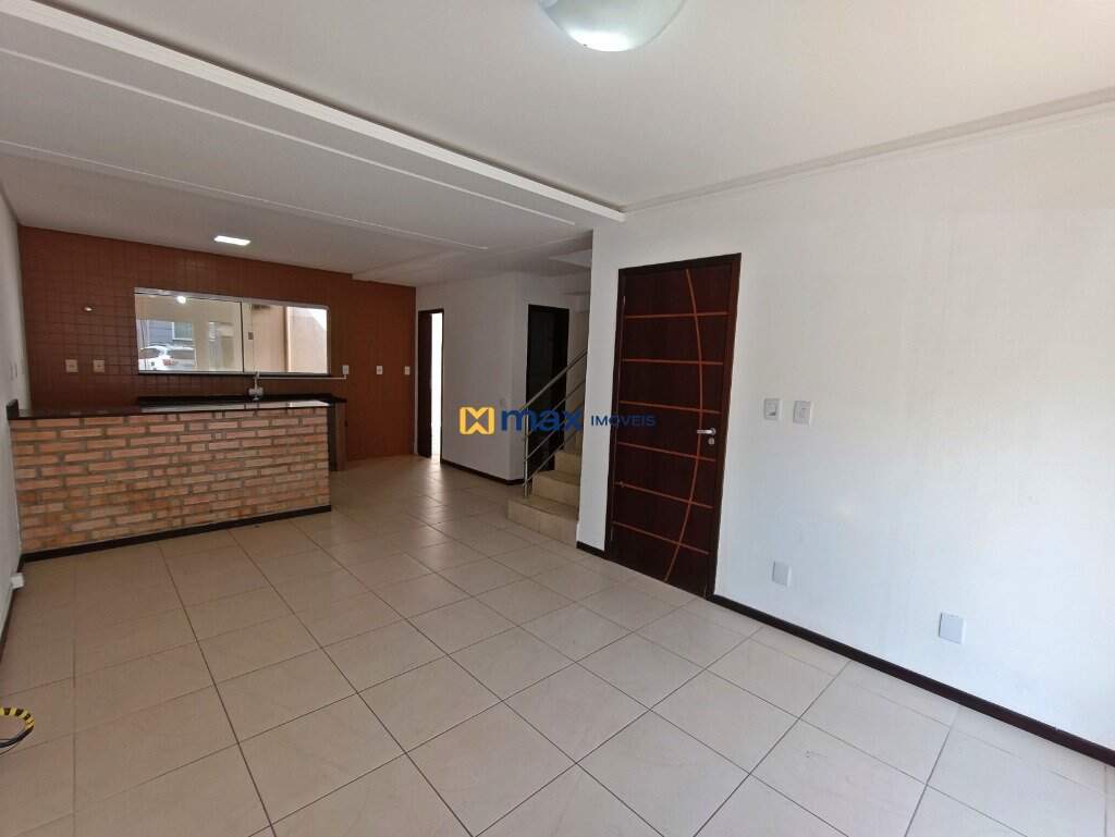 Casa à venda no Várzea do Ranchinho: sala de estar e jantar