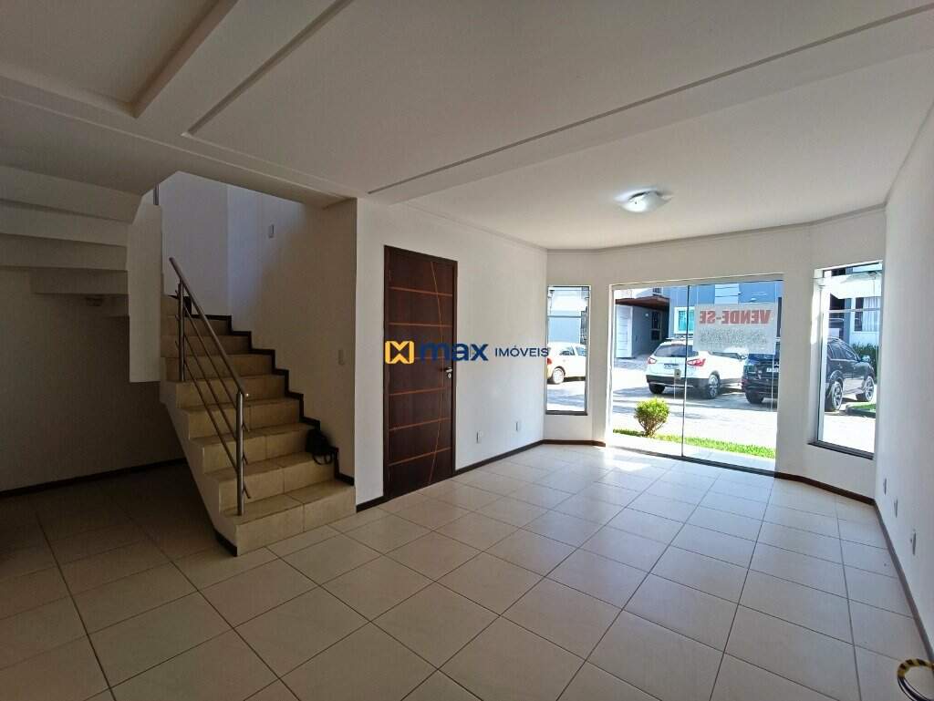 Casa à venda no Várzea do Ranchinho: sala de estar e jantar