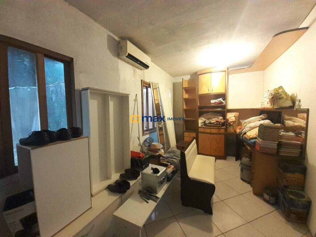 Casa à venda no São João: Dormitório/Oficina