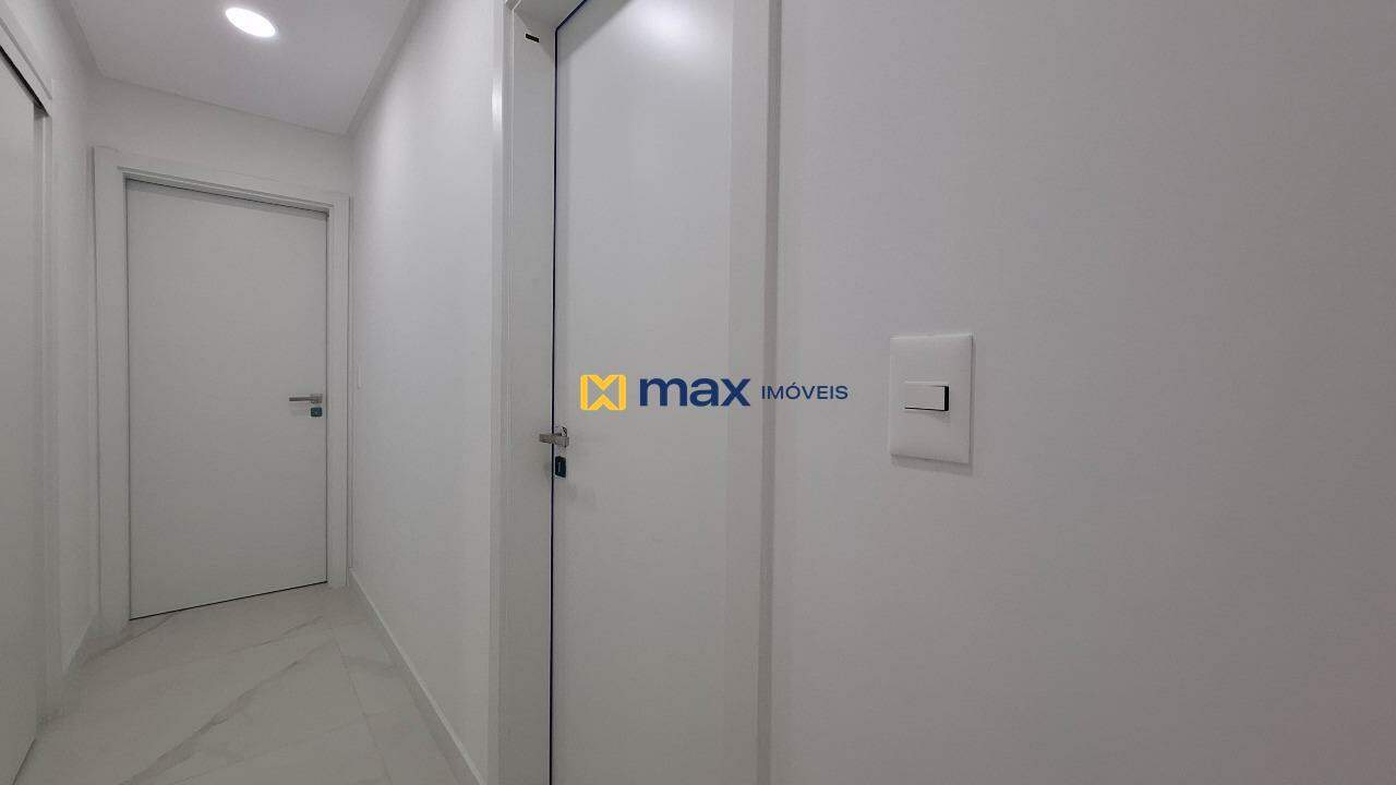 Apartamento à venda no Praia Brava: Corredor