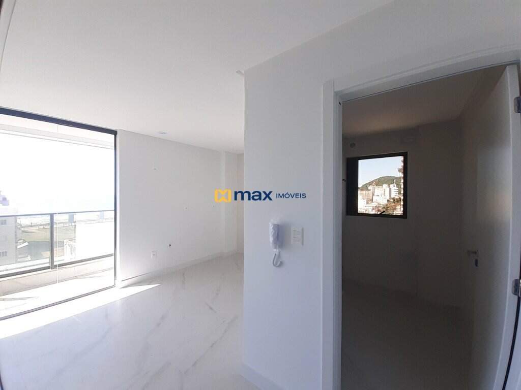 Apartamento à venda no Praia Brava: Cozinha e Lavanderia