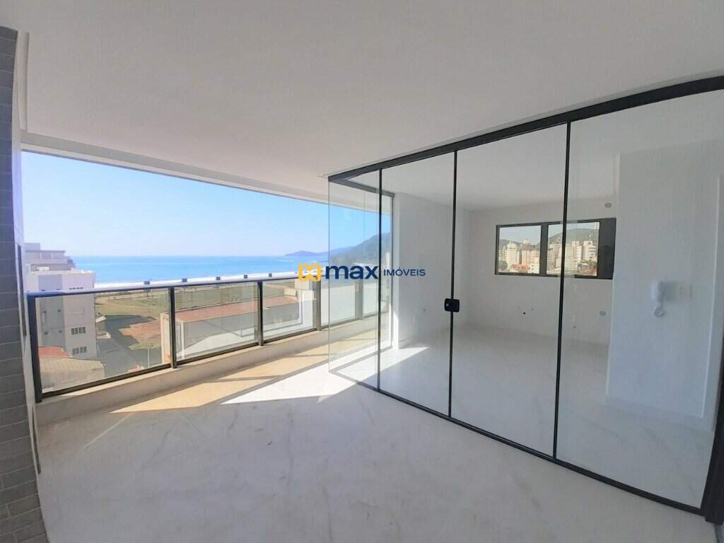Apartamento à venda no Praia Brava: Sacada com Churrasqueira