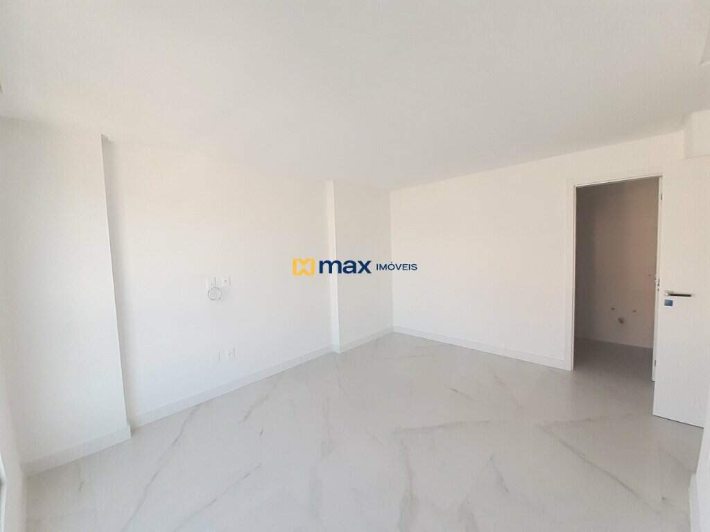 Apartamento à venda no Praia Brava: Suíte 01