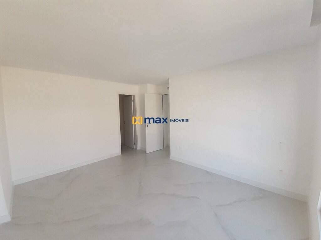 Apartamento à venda no Praia Brava: Suíte 01