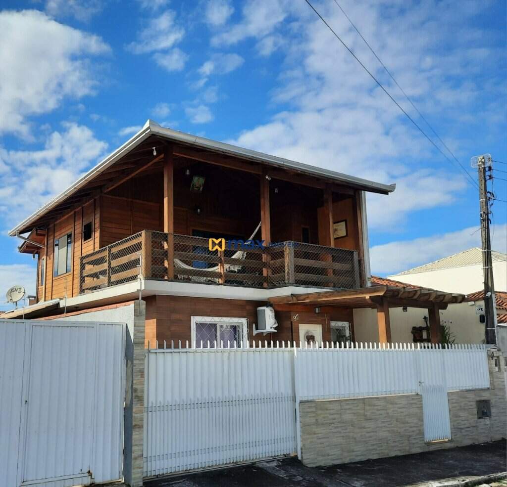 Casa à venda no Centro: 