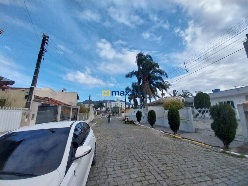 Casa à venda no Centro: