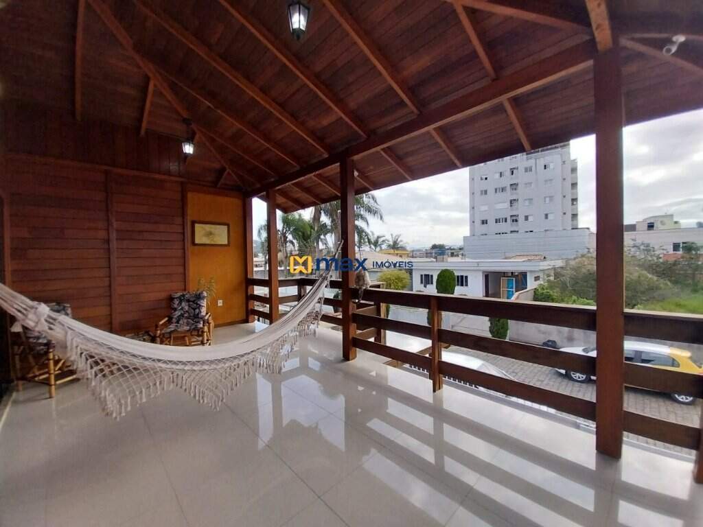 Casa à venda no Centro: