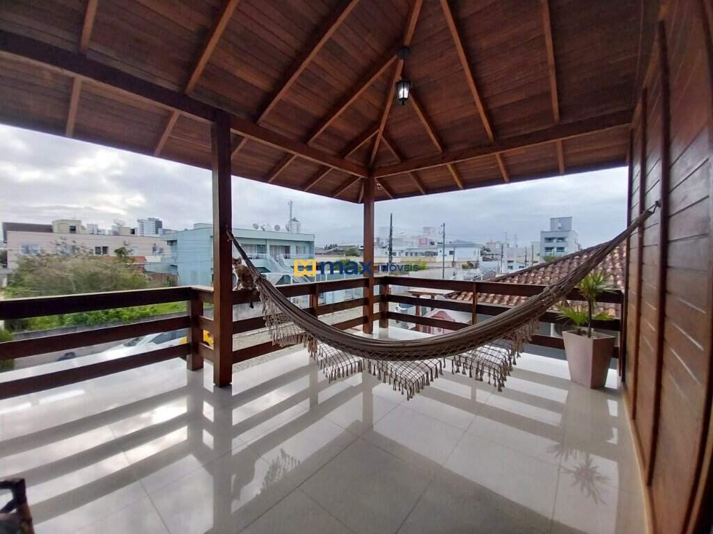 Casa à venda no Centro: