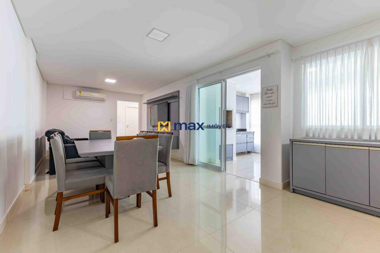 Apartamento à venda no Centro: living