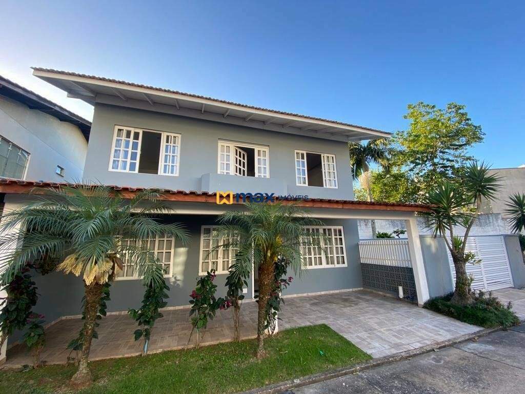 Casa à venda no Centro: 