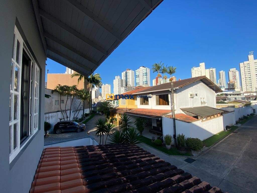 Casa à venda no Centro: 