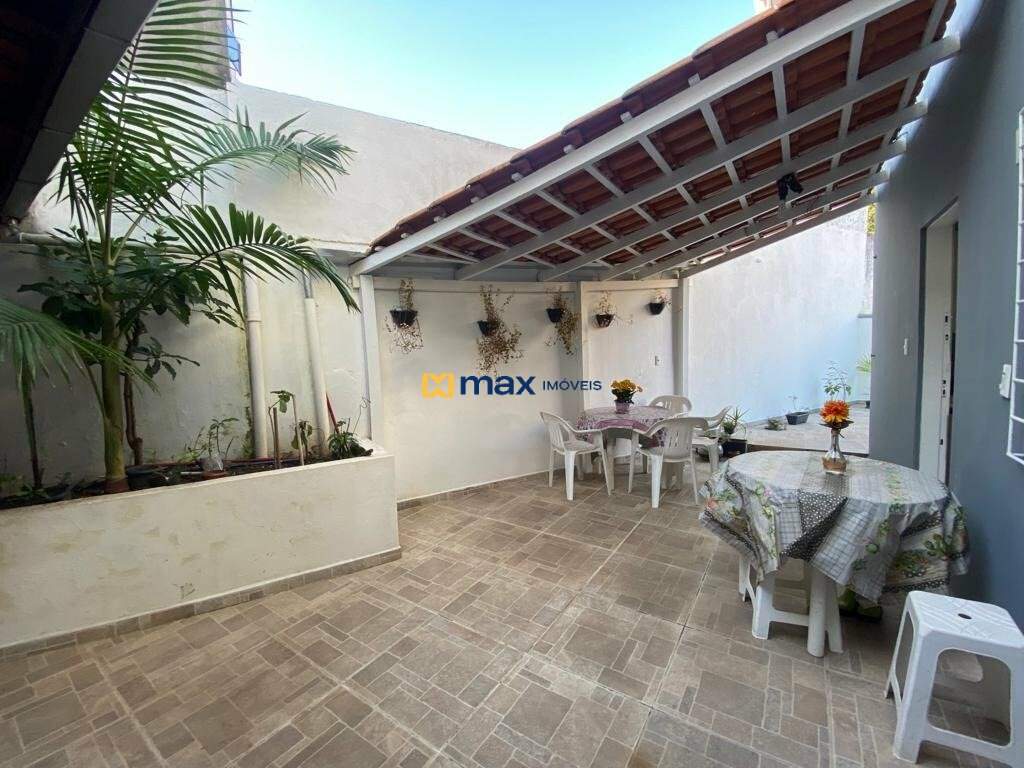 Casa à venda no Centro: 