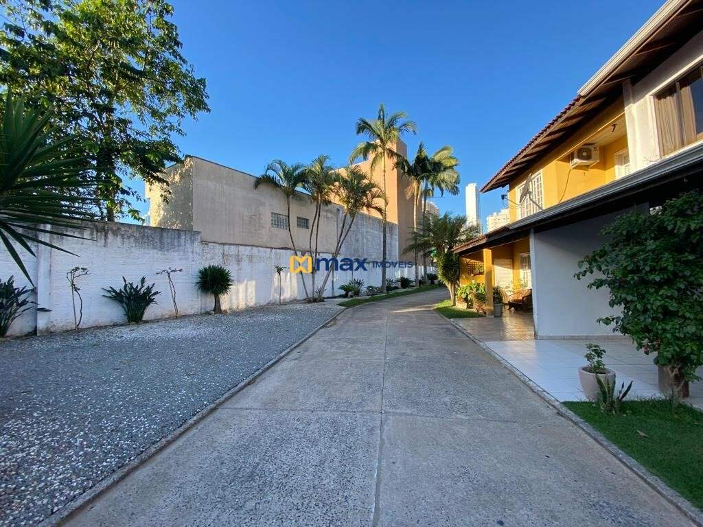 Casa à venda no Centro: 
