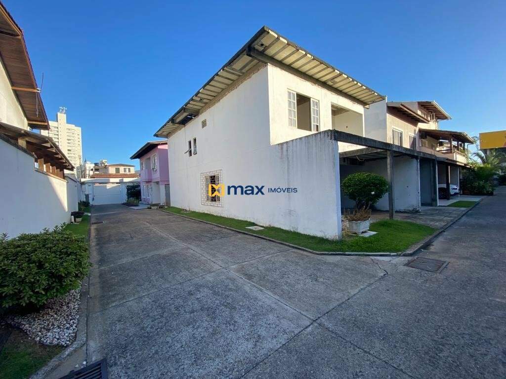 Casa à venda no Centro: 