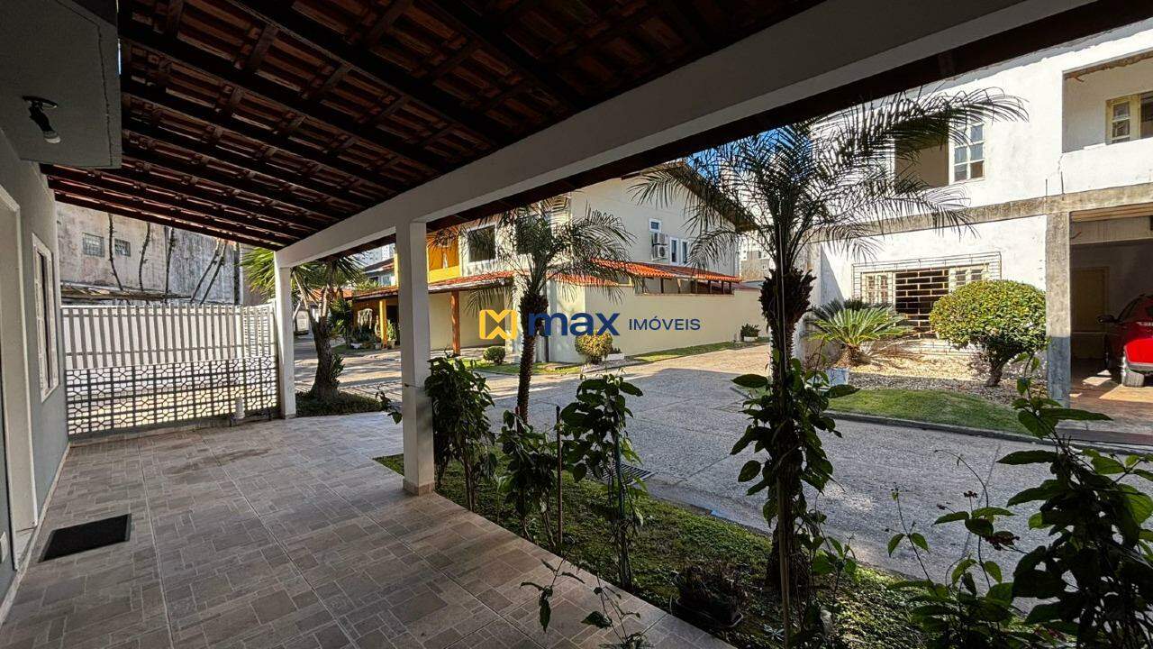 Casa à venda no Centro: 