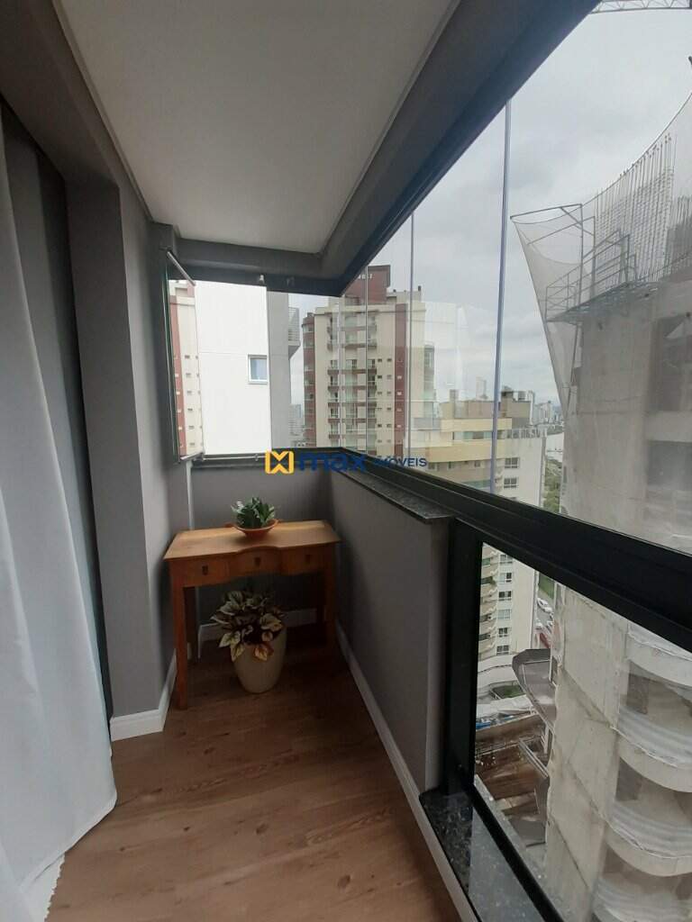 Apartamento à venda no Fazenda: Sacada com churrasqueira